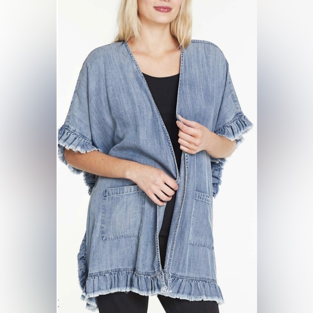 Tru Luxe ruffle trim vest